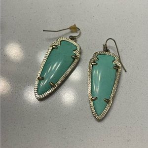 Kendra Scott arrowhead earrings
